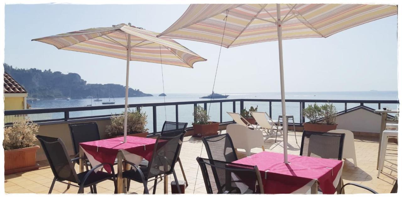 Il Cantone Del Faro Giardini-Naxos Exterior foto