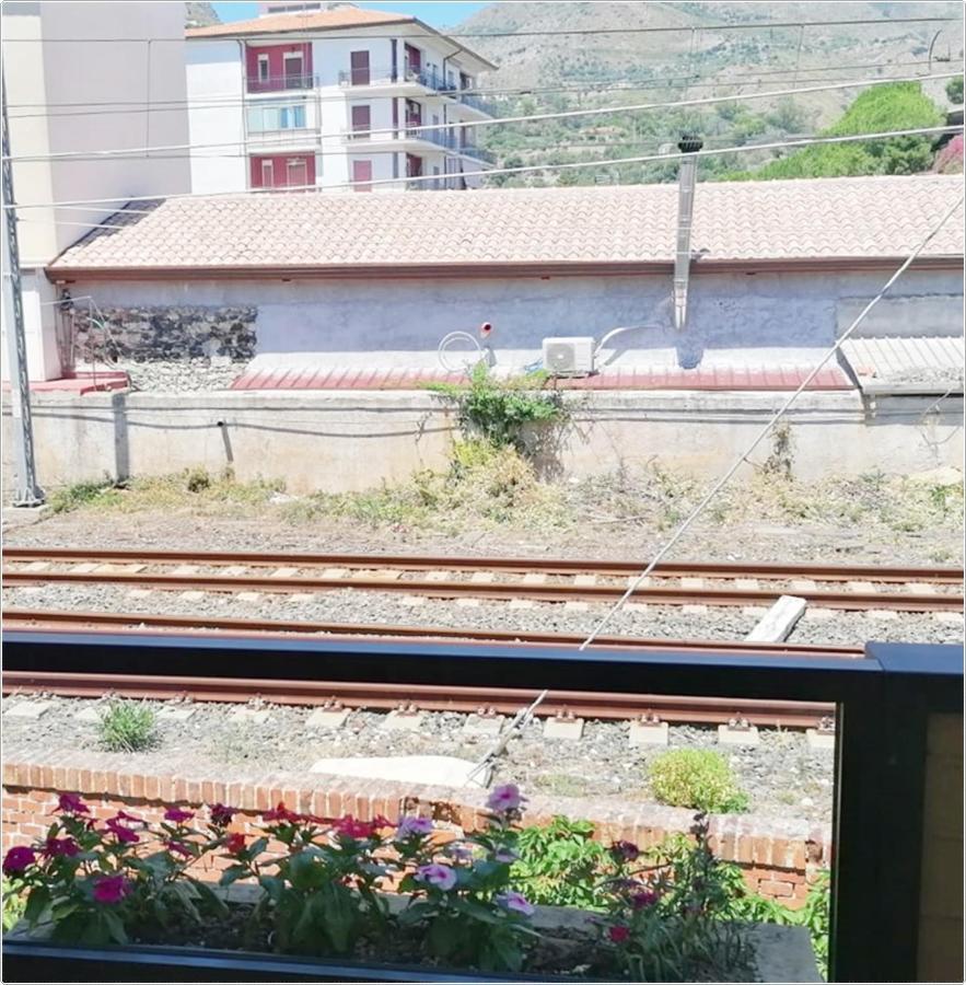 Il Cantone Del Faro Giardini-Naxos Exterior foto