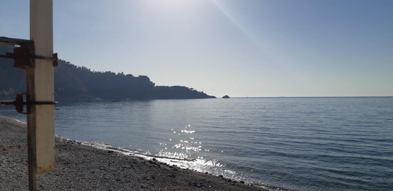 Il Cantone Del Faro Giardini-Naxos Exterior foto