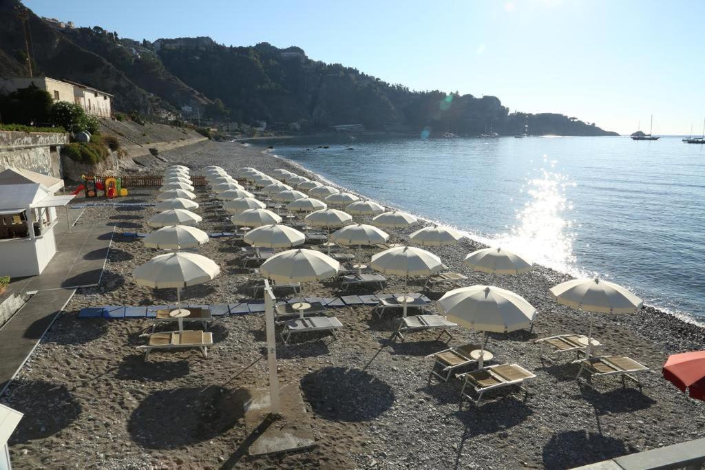 Il Cantone Del Faro Giardini-Naxos Exterior foto