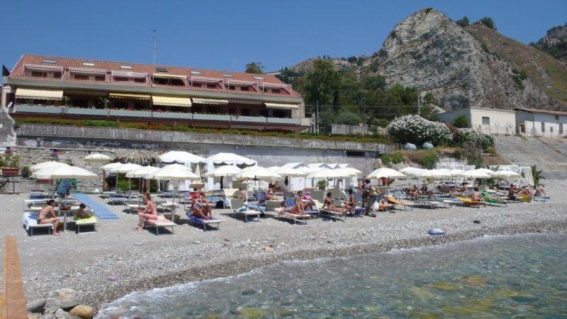 Il Cantone Del Faro Giardini-Naxos Exterior foto